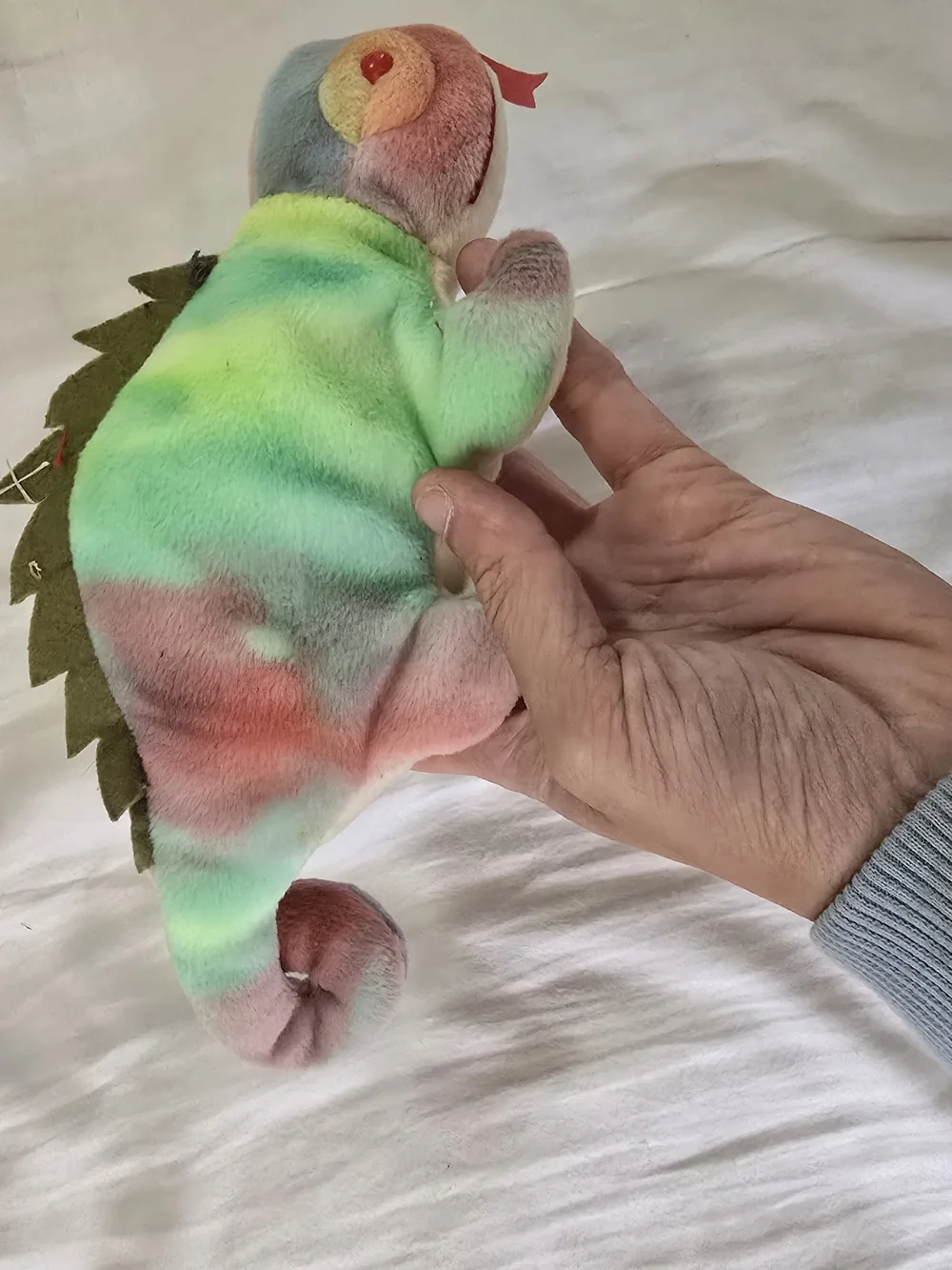 Ty Beanie Baby Iggy the Iguana 1997 Retired Tie-Dye Plush with Tongue MWMT